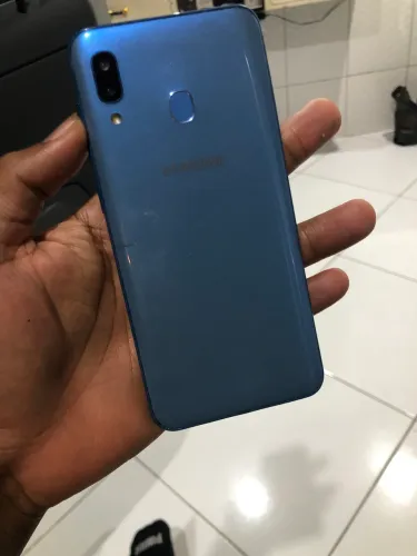 SAMSUNG A30