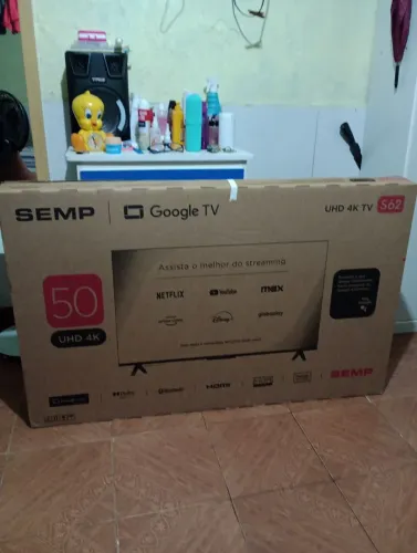 Vendo um TV de 50 polegadas sempre nova zerada nunca foi usada motivo tenho outra menor