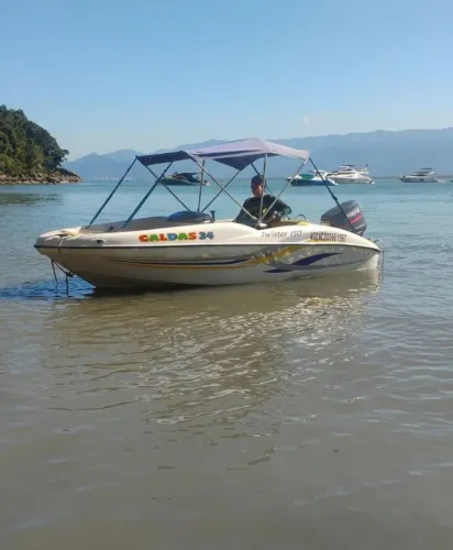 lancha twister 150 ótimo estado 60hp