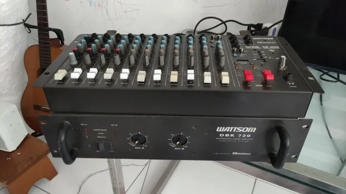Amplificador Wattson dbk 720 + mesa de 12 canais com USB usados.