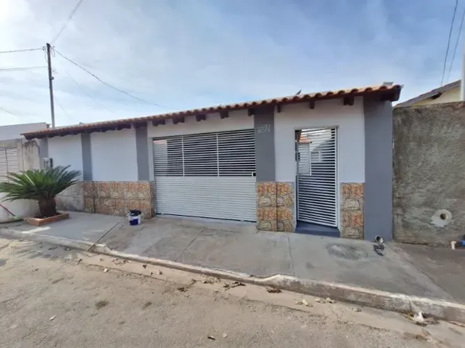 Casa com 3 quartor no CRISTO REI 20 DE MAIO AÉ JUNHO Casa 3/4 SENDO UMA SUÍTE,