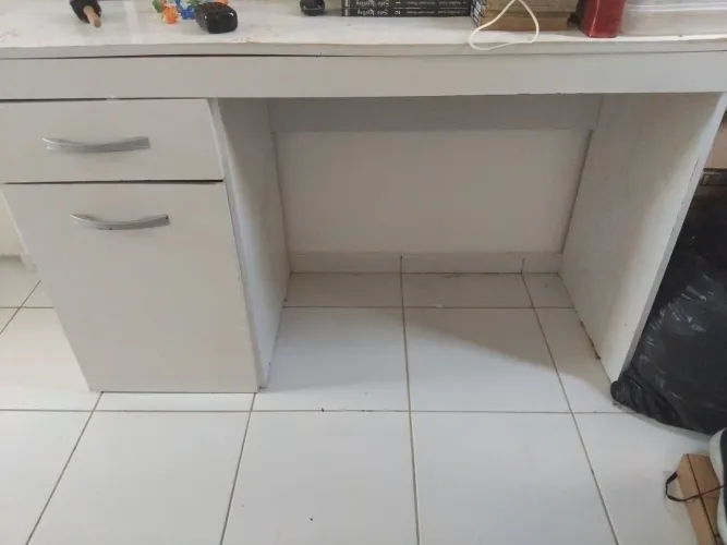 Escrivaninha Branca