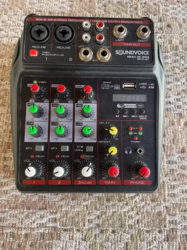 Mesa de som/interface  Soundvoice MC4-bt