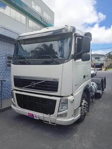 Volvo FH 460 - 6x2 - Ano 2014 - Rogério Caminhões