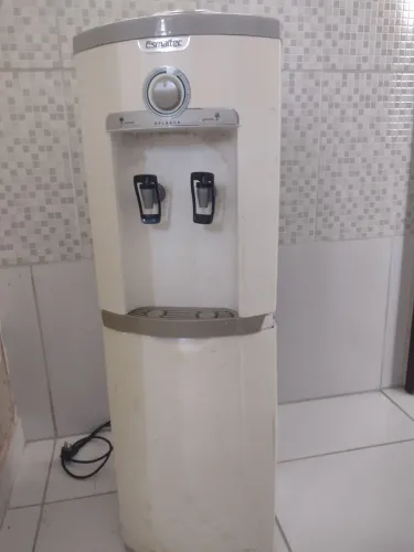 Bebedouro de coluna Esmaltec