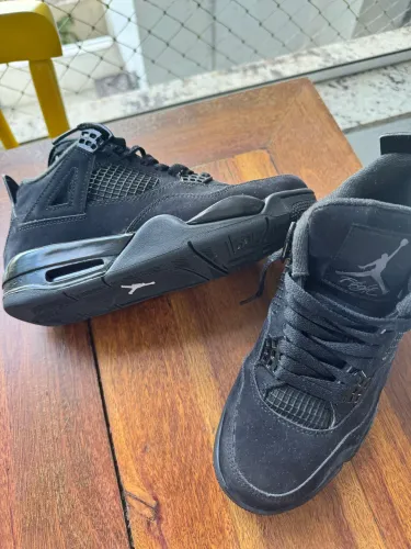Tênis Nike Jordan 4