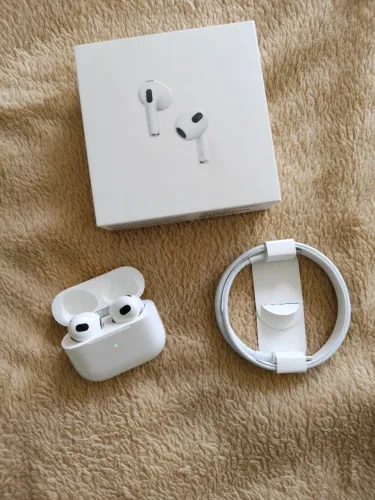 AirPods 3a geração Lightning - pouco usado