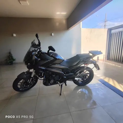 Moto Dominar 400