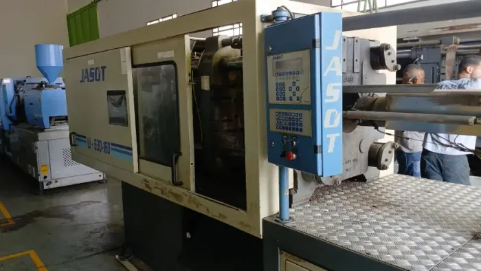 Maquina Injetora Termoplastica Jasot IJ 630-150, 150T, ano 2009