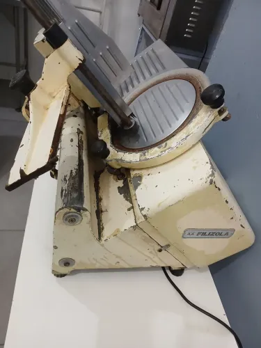 Máquina de corta frios