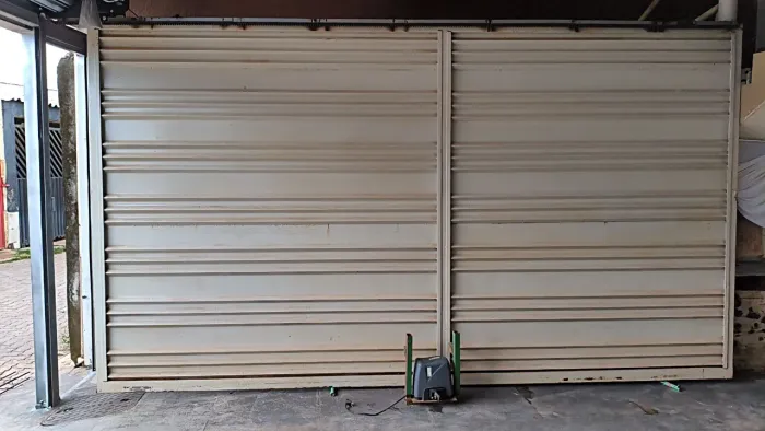 Portão de ferro 3,89 X2,2 0 com motor Rossi novo chapa 18 completo com motor Rossi DZNANO