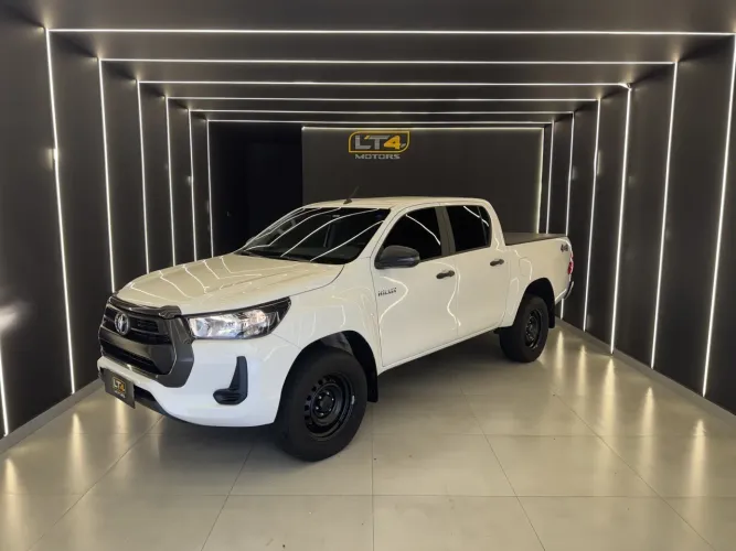 Toyota Hilux CD 4X4 2.8 Diesel Mec. 2023