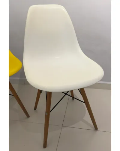 Cadeira Eames - Branca ou Amarela