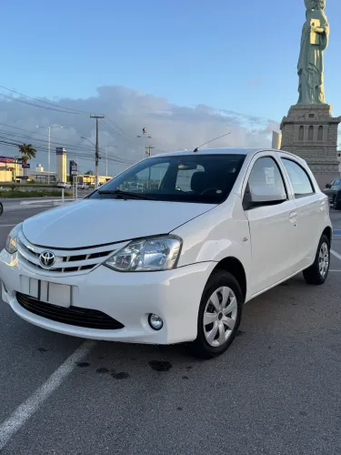 Toyota Etios X 1.3 Flex 16V 5P Mec. 2014