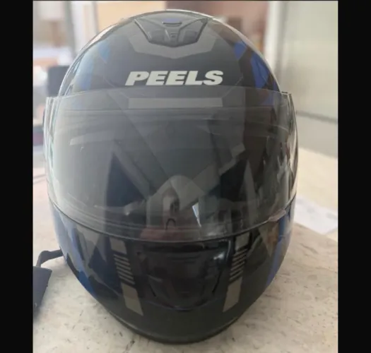 Capacete tamanho grande usado pouco tempo de uso