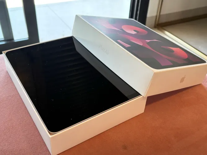 iPad Air 5ª geração 256GB Rosa com apple pencil