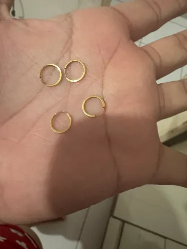 Vendo brincos de ouro pequeno !