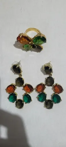 Conjunto de brincos e anel de bijuteria fina e cristal de vidro<br>