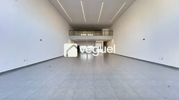 Salão com 379 m² para alugar, no Taquaral, Campinas - SP.