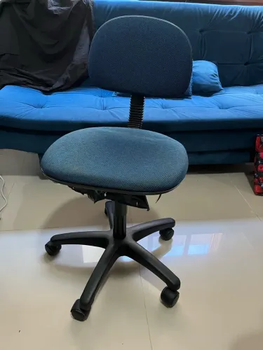 Cadeira de escritório simples