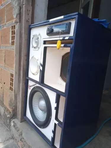 Caixa Bob 12 polegadas completa so liga e usar