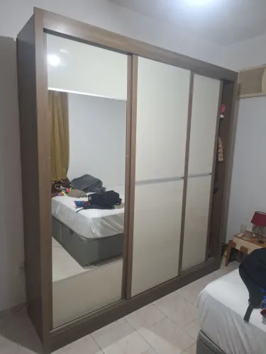 Guarda roupa porta espelho
