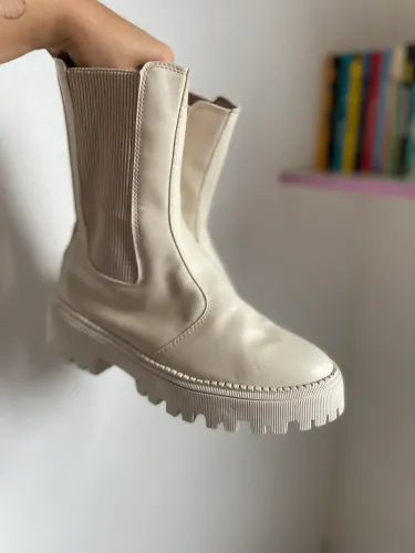 Bota bege