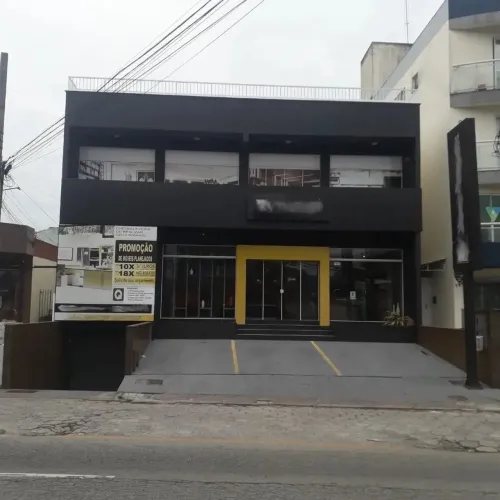 Prédio Comercial 360m² - Na entrada do bairro Forquilhinhas | Ao lado Sicoob | P/ Clínica