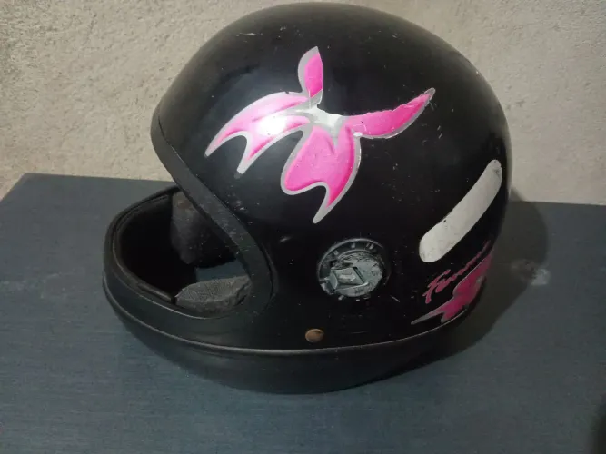 Capacete feminino
