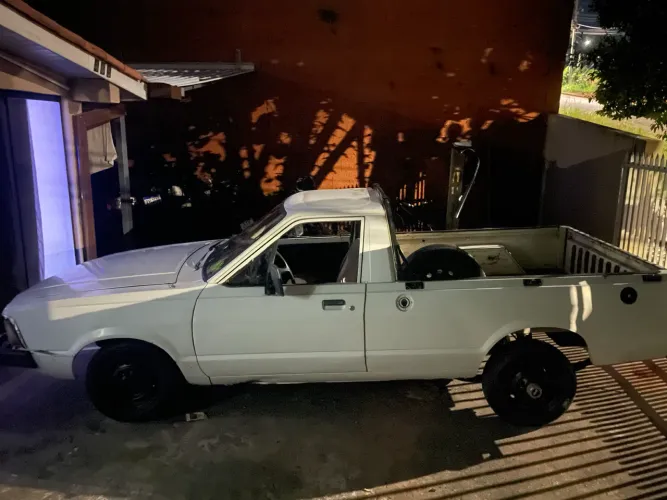 Ford Pampa 4X4 Jeep GL / L 1.6 (álcool) 1986