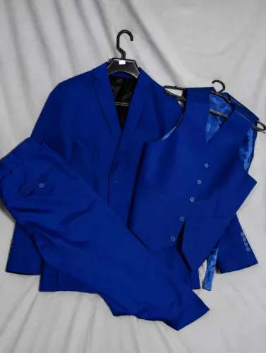 Terno, Calça, e Colete Azul Royal - usado 4 vezes