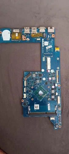 Placa mãe HP x360 com defeito