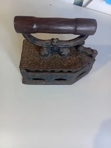 Vendo este ferro antigo como esta nas fotos