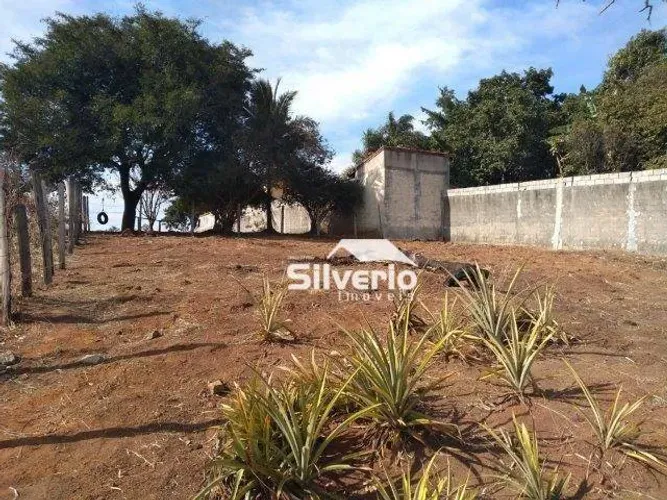 Chácara de -1.116 m2 no Santa Cecilia