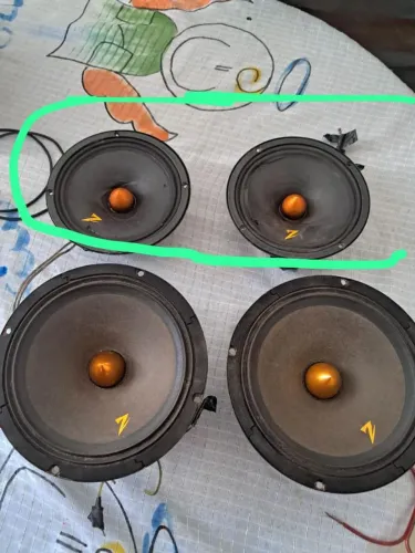 Vendo 2 pares de Zetta + 1 Mixtrax Bluetooth Pionner. Coisa boa.