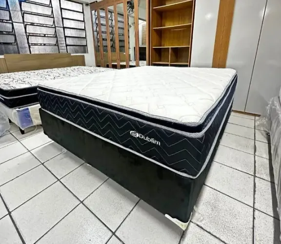 cama queen com pillow top promoção +2 travesseiros de brinde