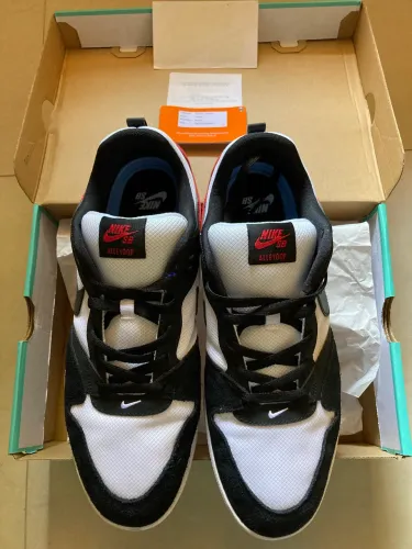 NIKE SB ALLEYOOP WHITE-BLACK/UNIVERSITY RED (CJ0882 102)