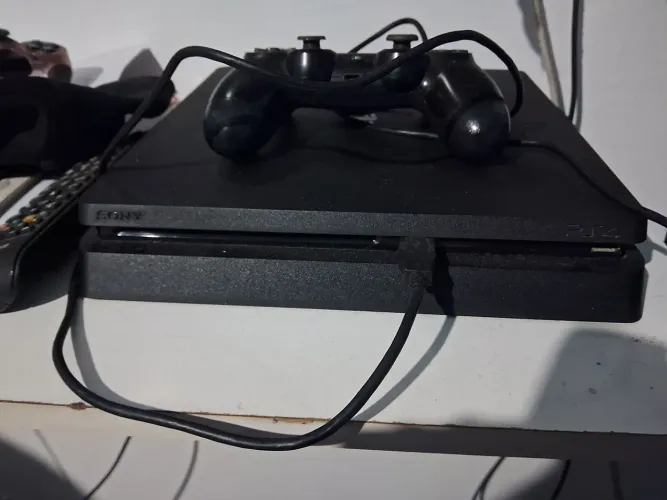 PlayStation 4 completo com caixa e 1 controle 