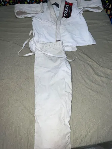 VENDO KIMONO DA TRUDA A2( PARA TREINOS)