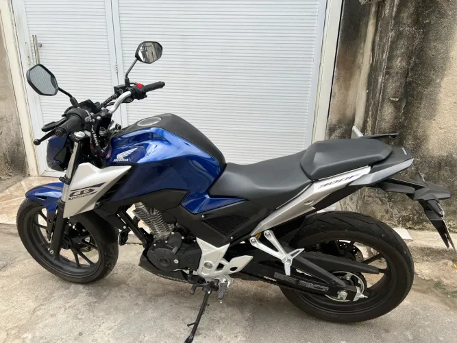 Cb Twister 300 2026 abs, zerada apenas 900 km rodada. 