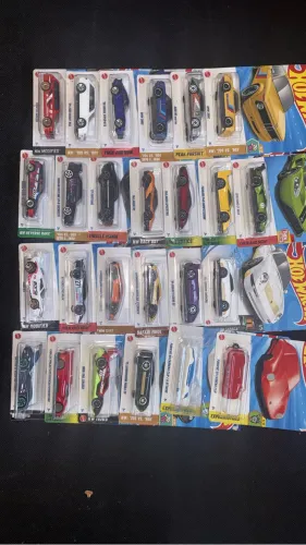 Coleção hot wheels treasure hunt