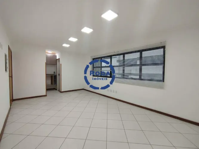 Sala Comercial na Av. Pedro Lessa  35m²  Oportunidade em Santos