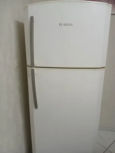 Geladeira bosch frost free KDN42 com. Defeito 