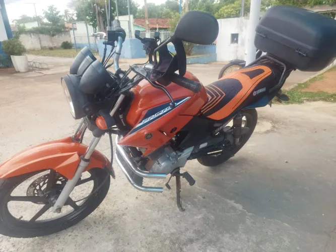 Moto Yamaha Factor 125cc 2015 completa e abaixo da fipe