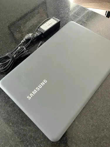 Notebook Samsung Essentials i3 7ª Geração | 4GB RAM | HD 1TB | Tela Full HD