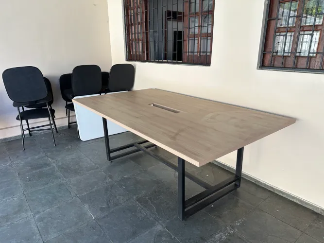 Mesa de reunião ou podcast