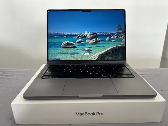MacBook Pro M1 14 inch 16GB RAM 512GB SSD