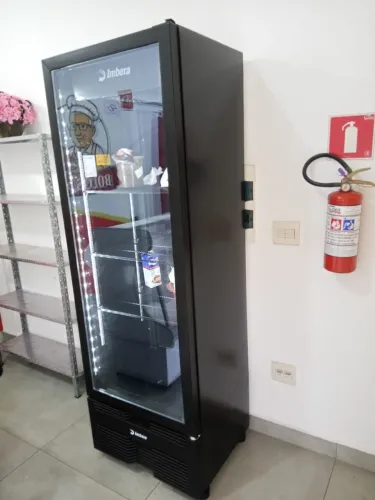 Vendo geladeira vertical porta de vidro IMBERA