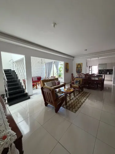 Linda CASA na cidade universitária com 7 quartos e 7 suítes