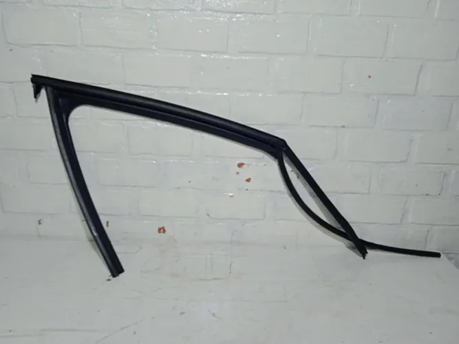 Guarnição Borracha Porta Dianteira Direita Renegade Seminova Preto